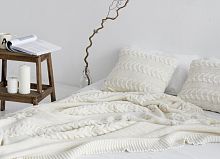 комплект плед с косами (180*220) и 2 наволочки (50*50) молочный в Твери